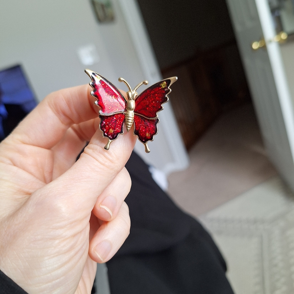 Red Butterfly Brooch - Picture 3 of 10